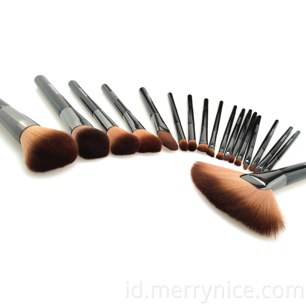 Face Bruses and Eye Brushes